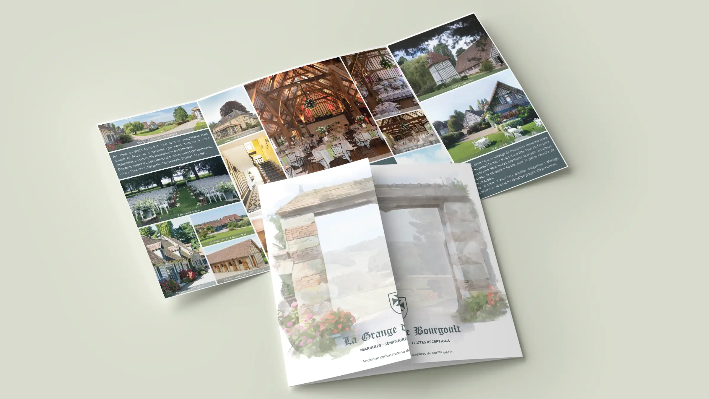 Brochure trois volets La Grange de Bourgoult, couverture aquarelle et vue dépliée — salle de réception mariage à Harquency, Eure